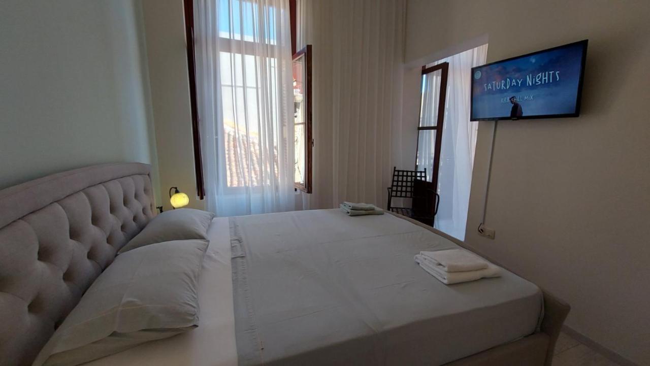 Theasis Athens Bed & Breakfast Bagian luar foto