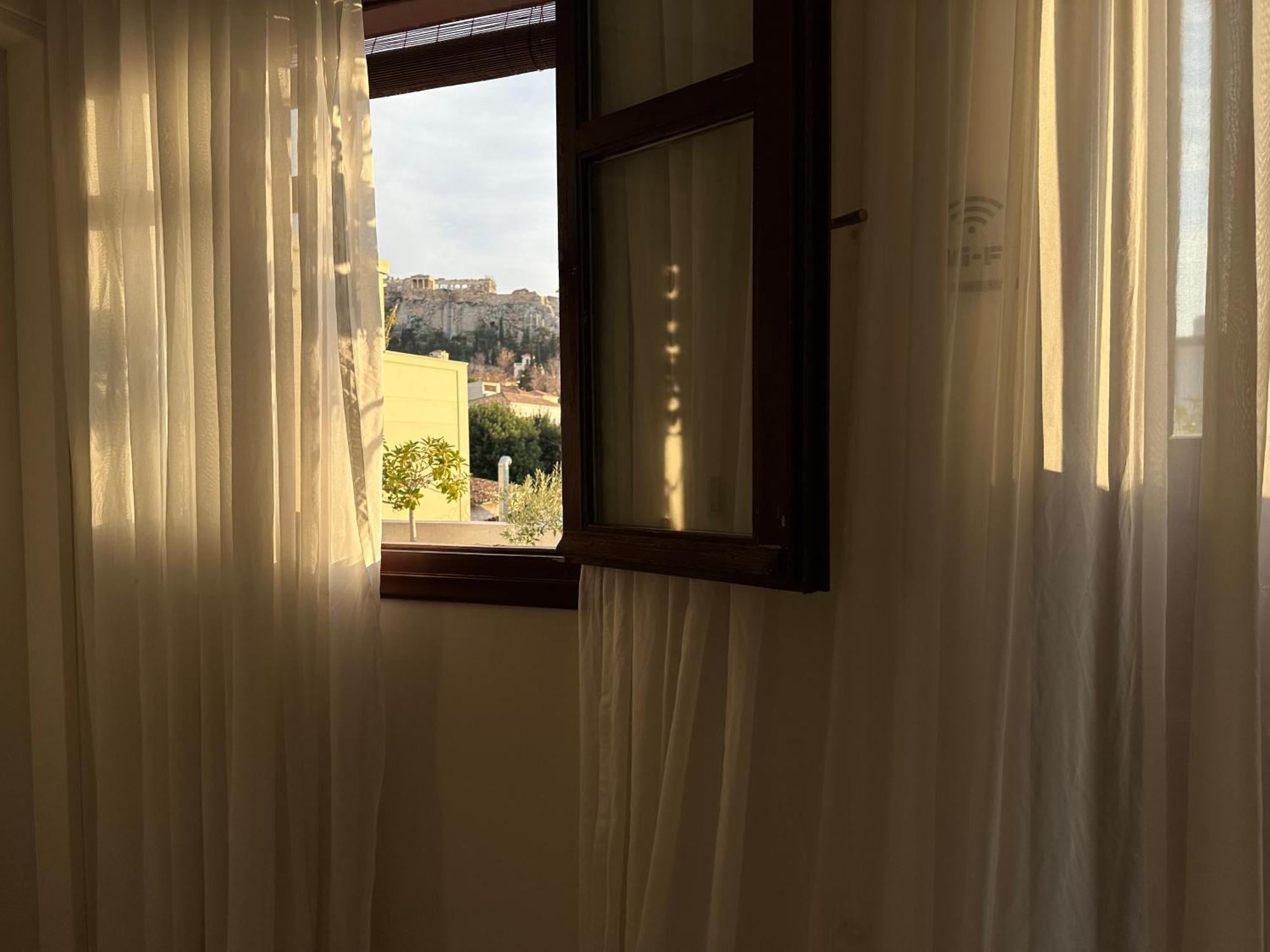 Theasis Athens Bed & Breakfast Bagian luar foto