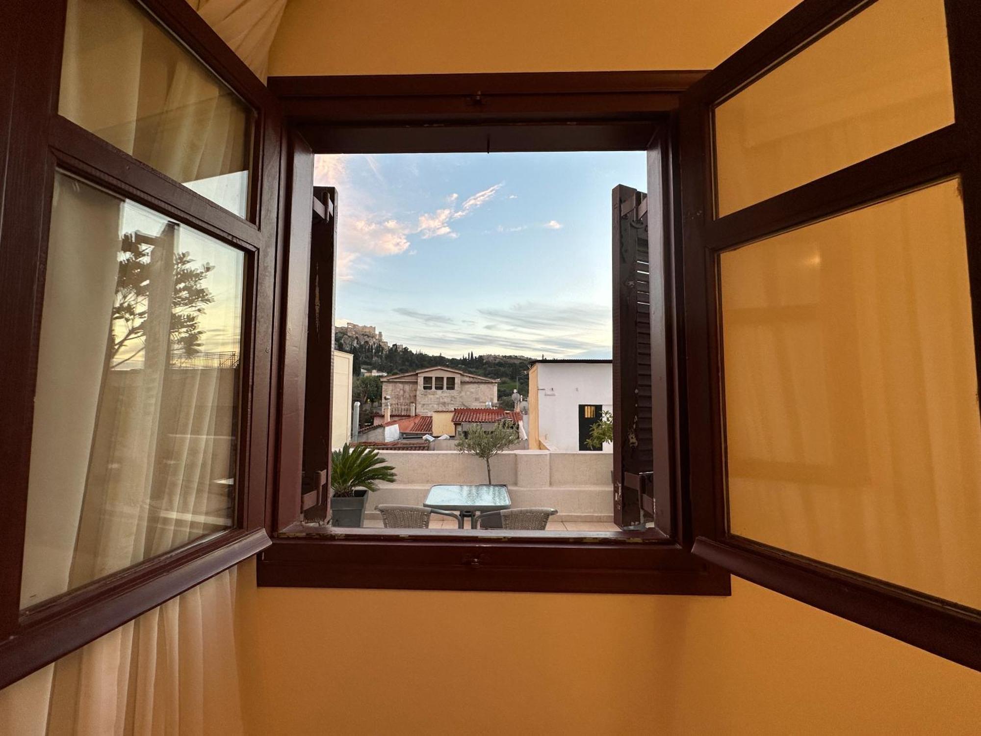 Theasis Athens Bed & Breakfast Bagian luar foto