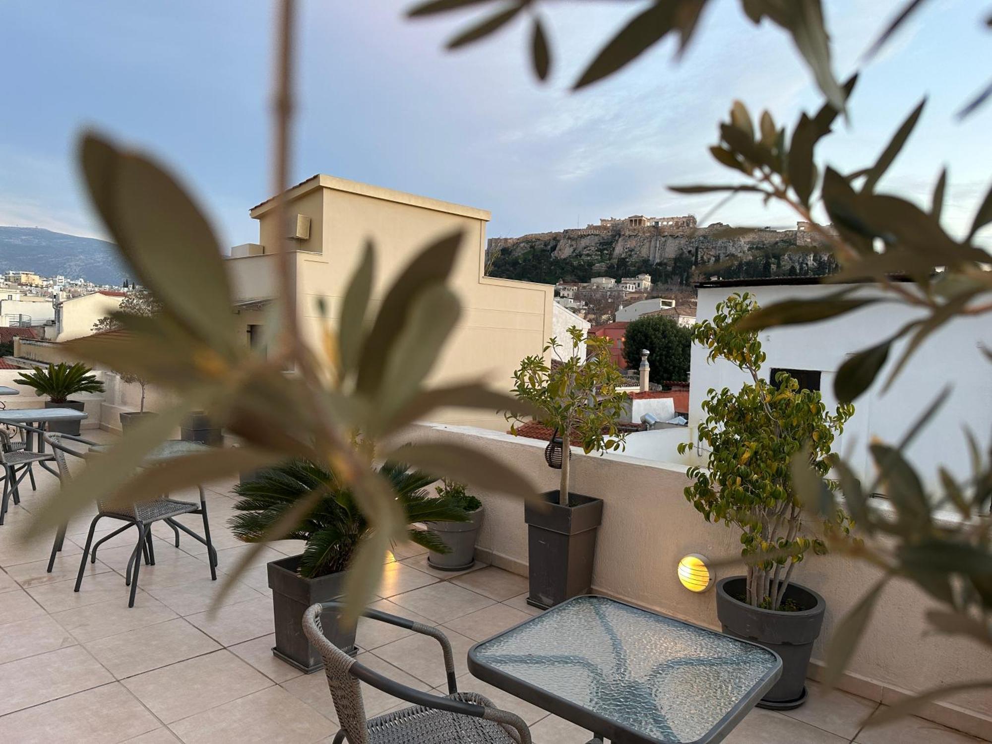 Theasis Athens Bed & Breakfast Bagian luar foto