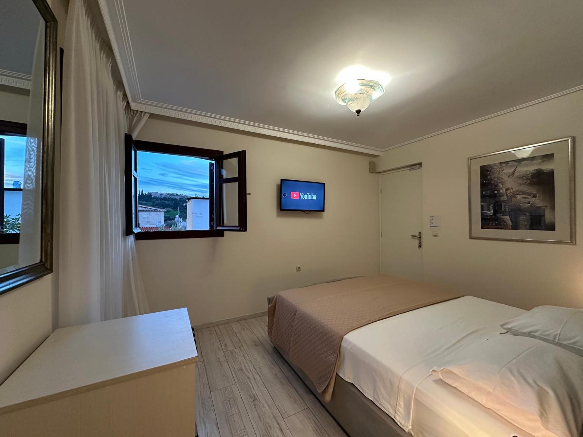 Theasis Athens Bed & Breakfast Bagian luar foto