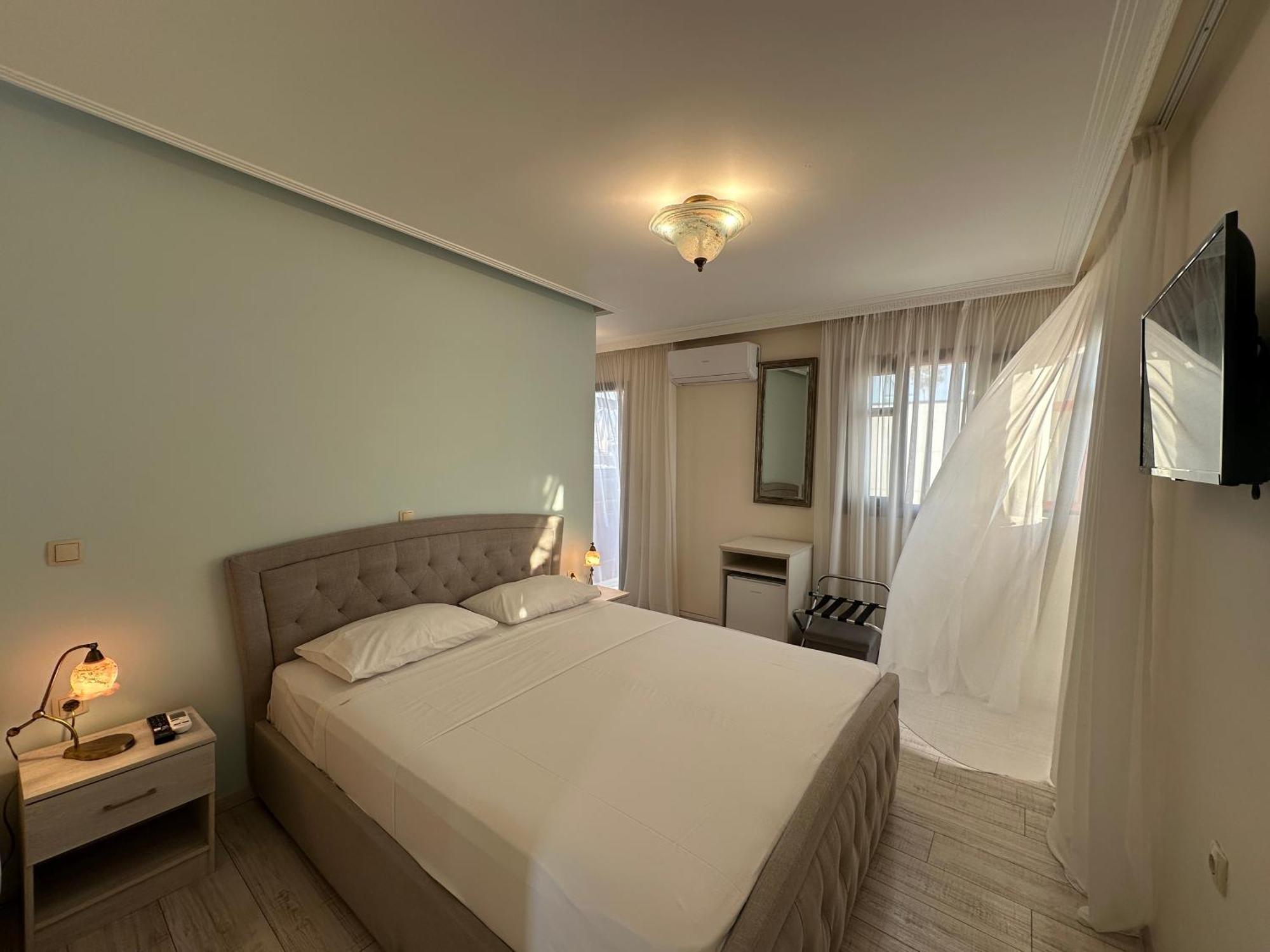 Theasis Athens Bed & Breakfast Bagian luar foto