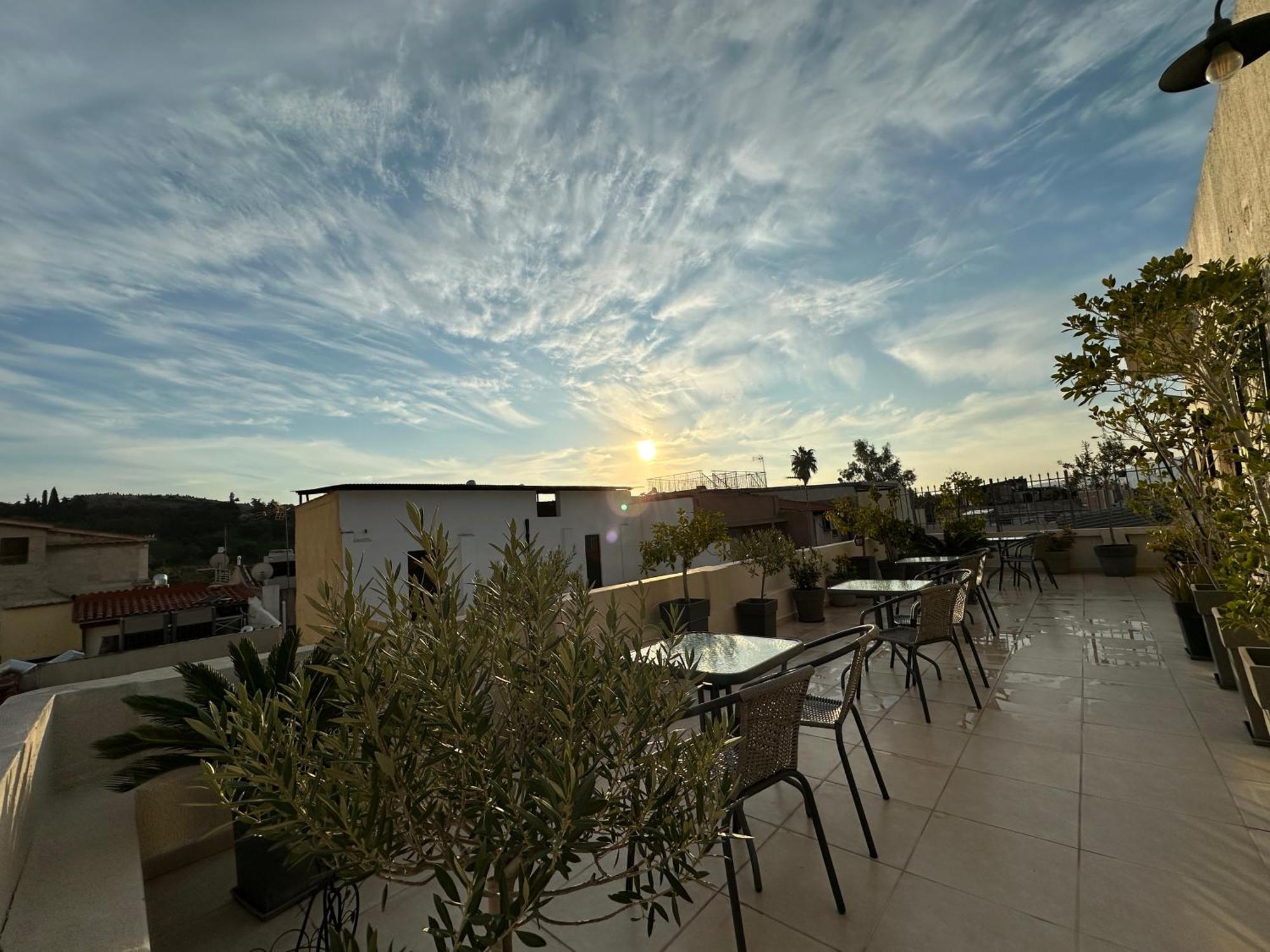 Theasis Athens Bed & Breakfast Bagian luar foto