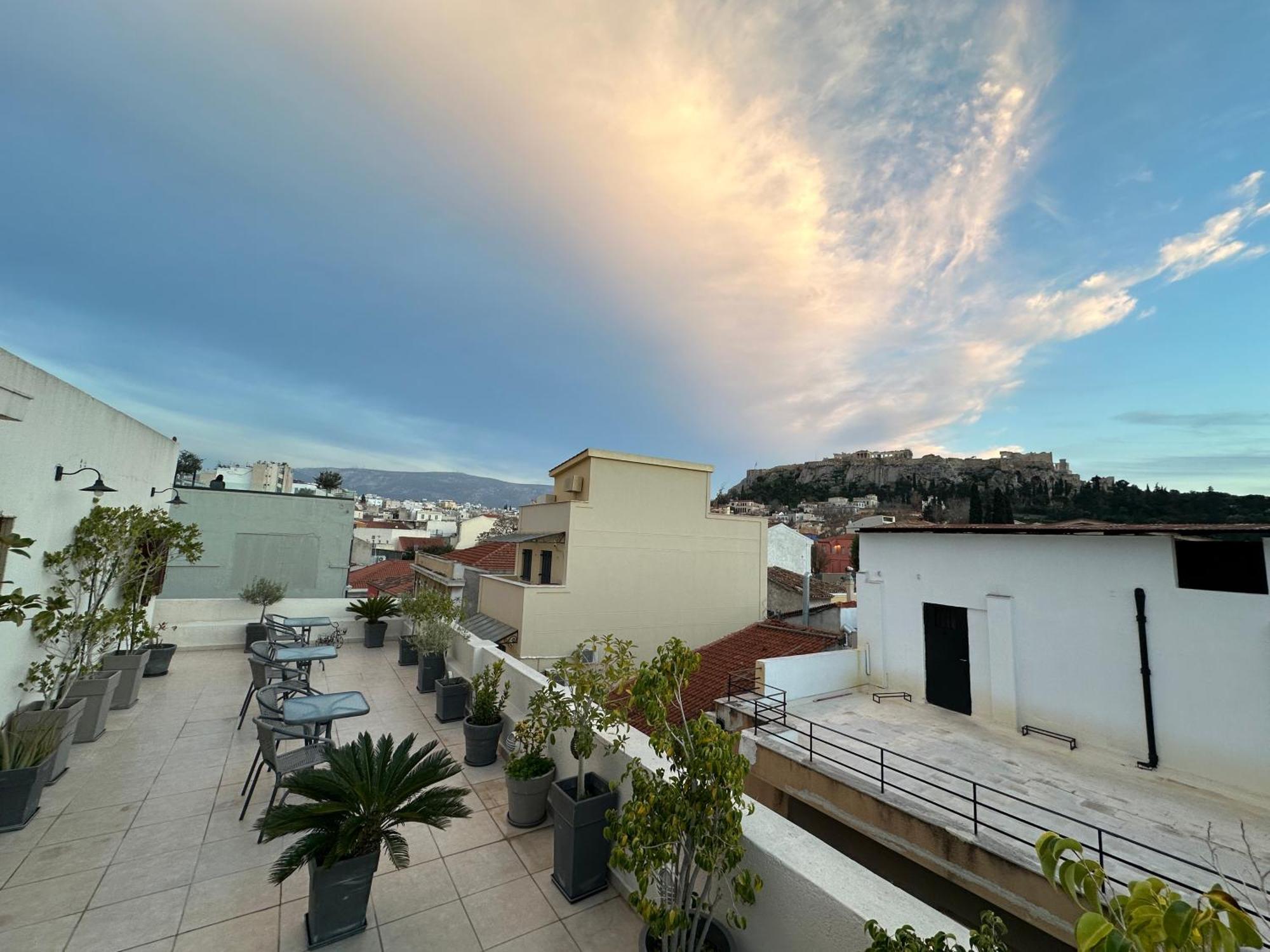 Theasis Athens Bed & Breakfast Bagian luar foto